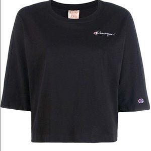 Black cropped Champion t shirt